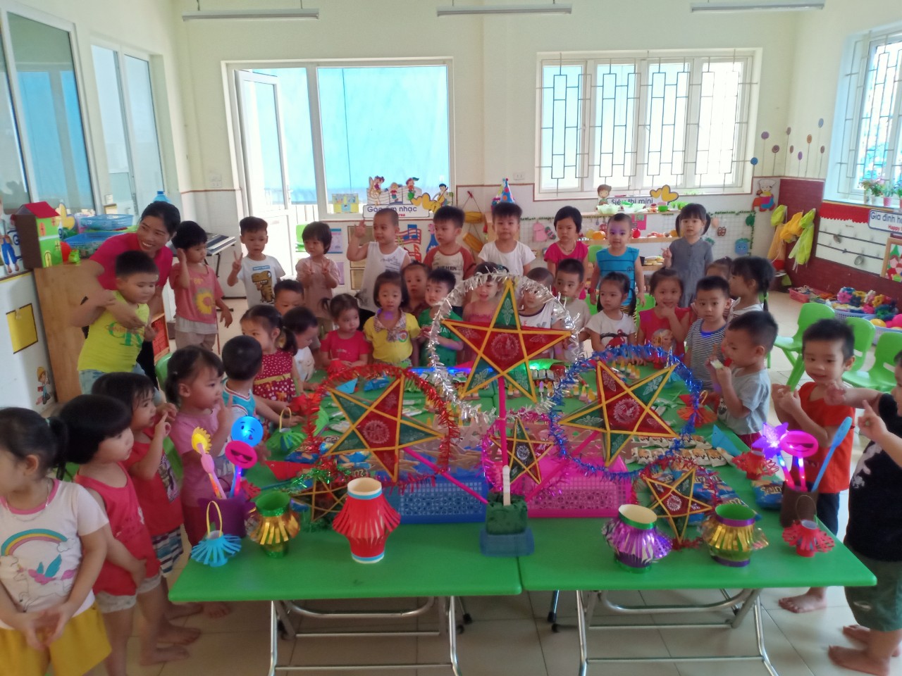 VUI HỘI TRĂNG RẰM