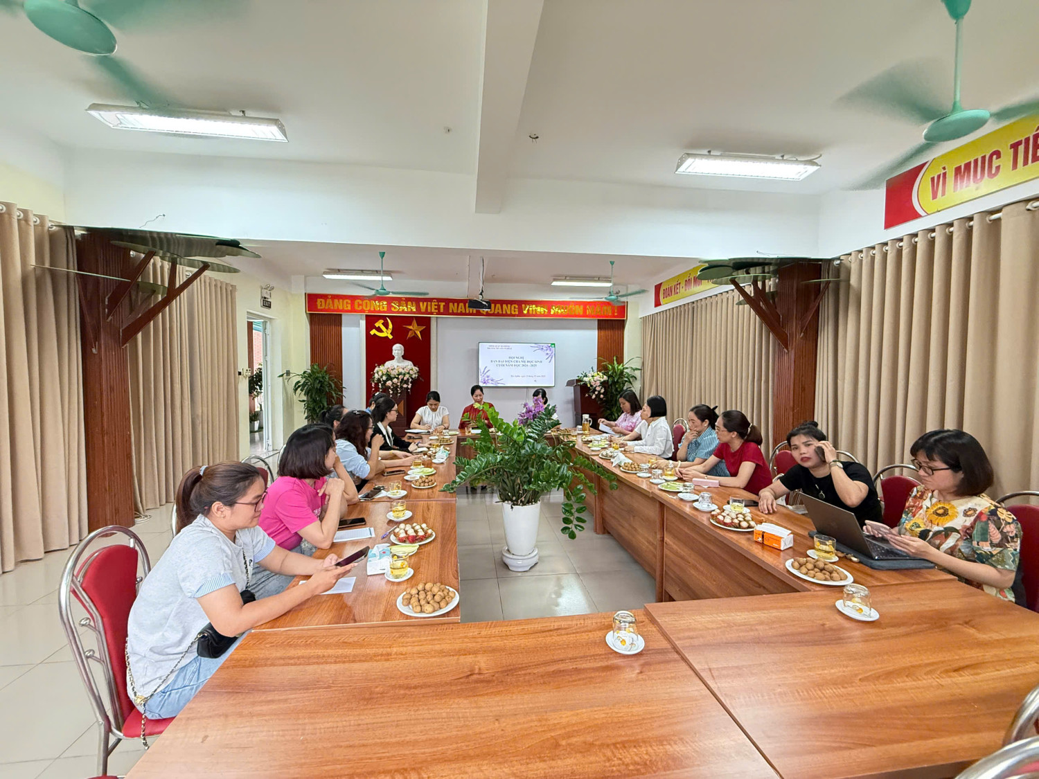 Họp phụ huynh cuối năm - Hành trình cùng thấu hiểu để yêu thương !